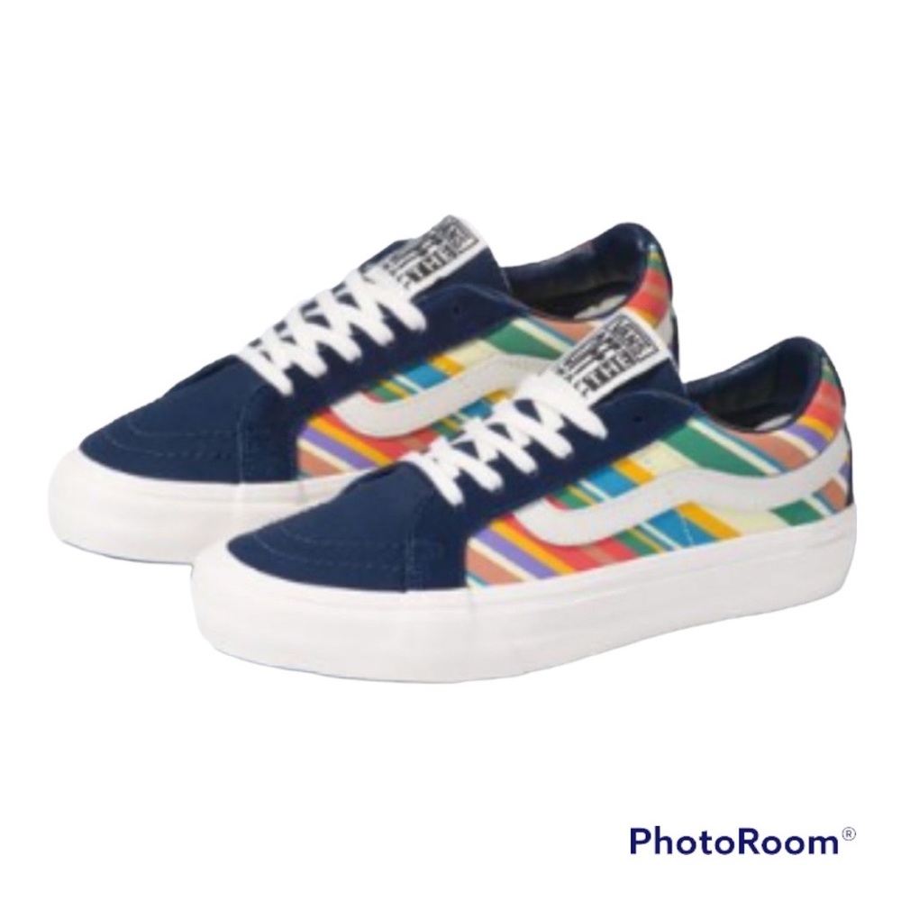 NEW With Tag Women’s Vans Sk-8 Low Reissue Striped Sneakers